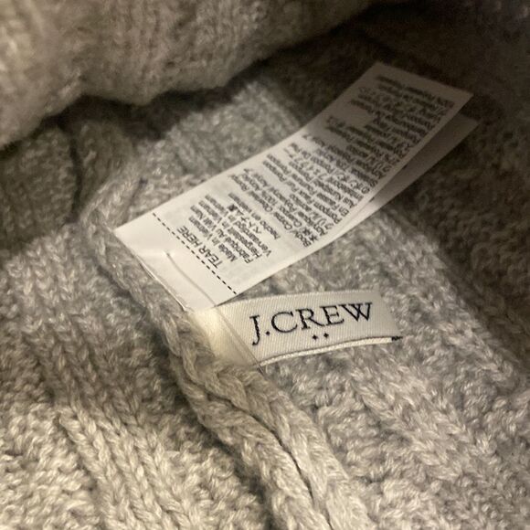 J. Crew Factory Cable Pom-pom Beanie Hat Heather Gray Cream Dusk Acrylic NWT - Picture 4 of 8